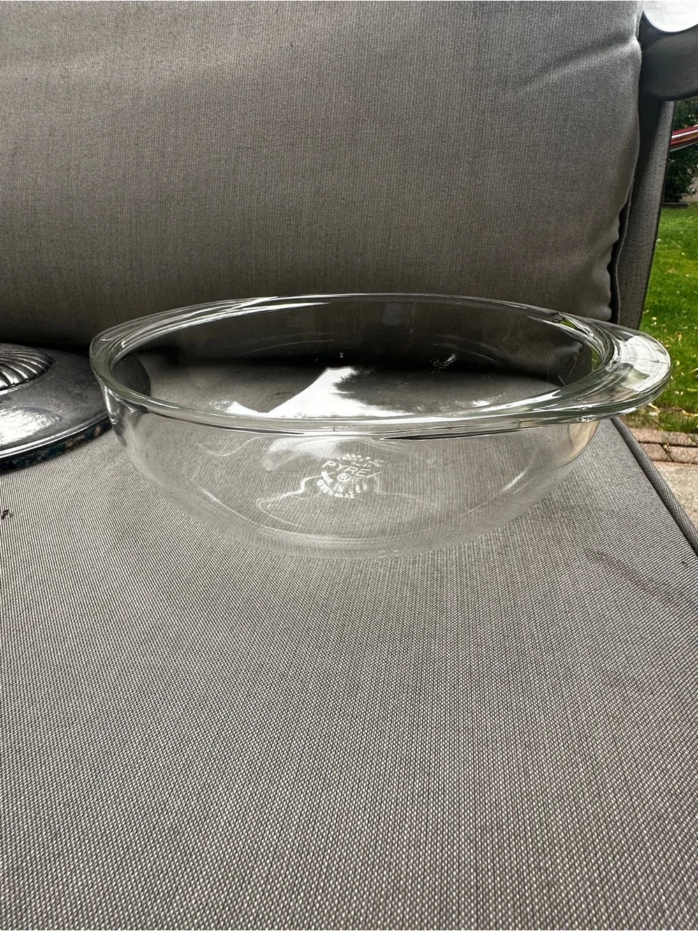 PYREX 024 Casserole 2 1/2 Qt With Silver Plate Cradle And Lid Vintage Antique